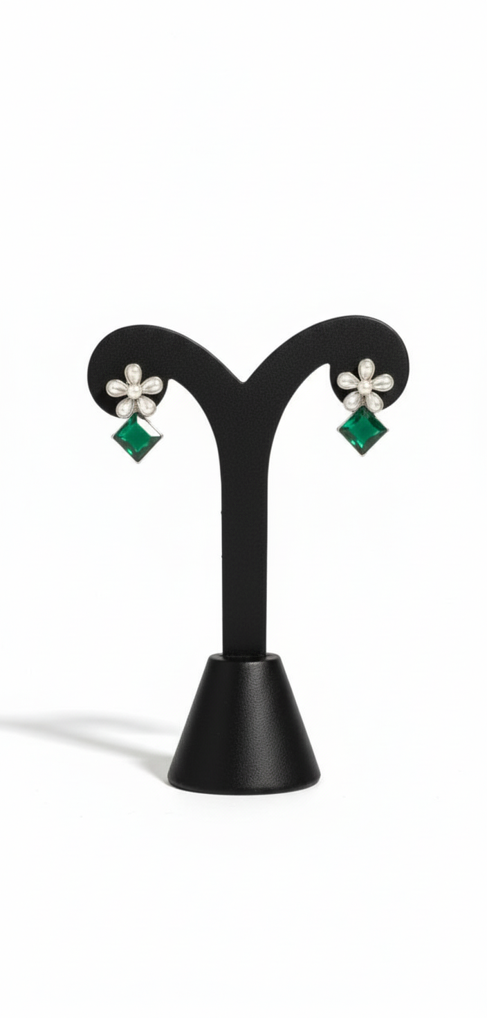 حلق زهرة اللؤلؤ وحجر مربع