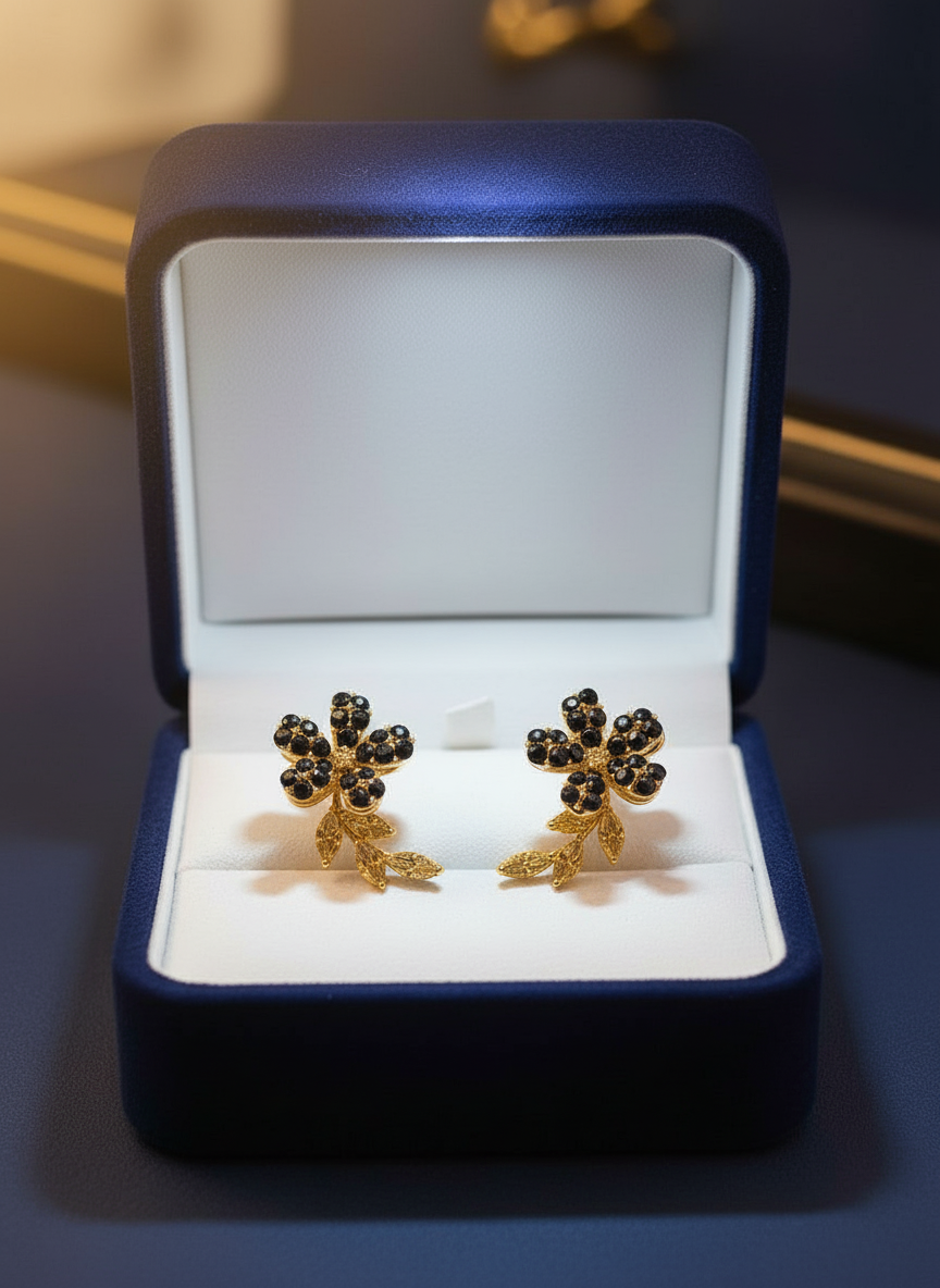 حلق زهرة متعدد الالوان مطلية بالذهب والفضي ومرصعة بالكريستال الفاخر