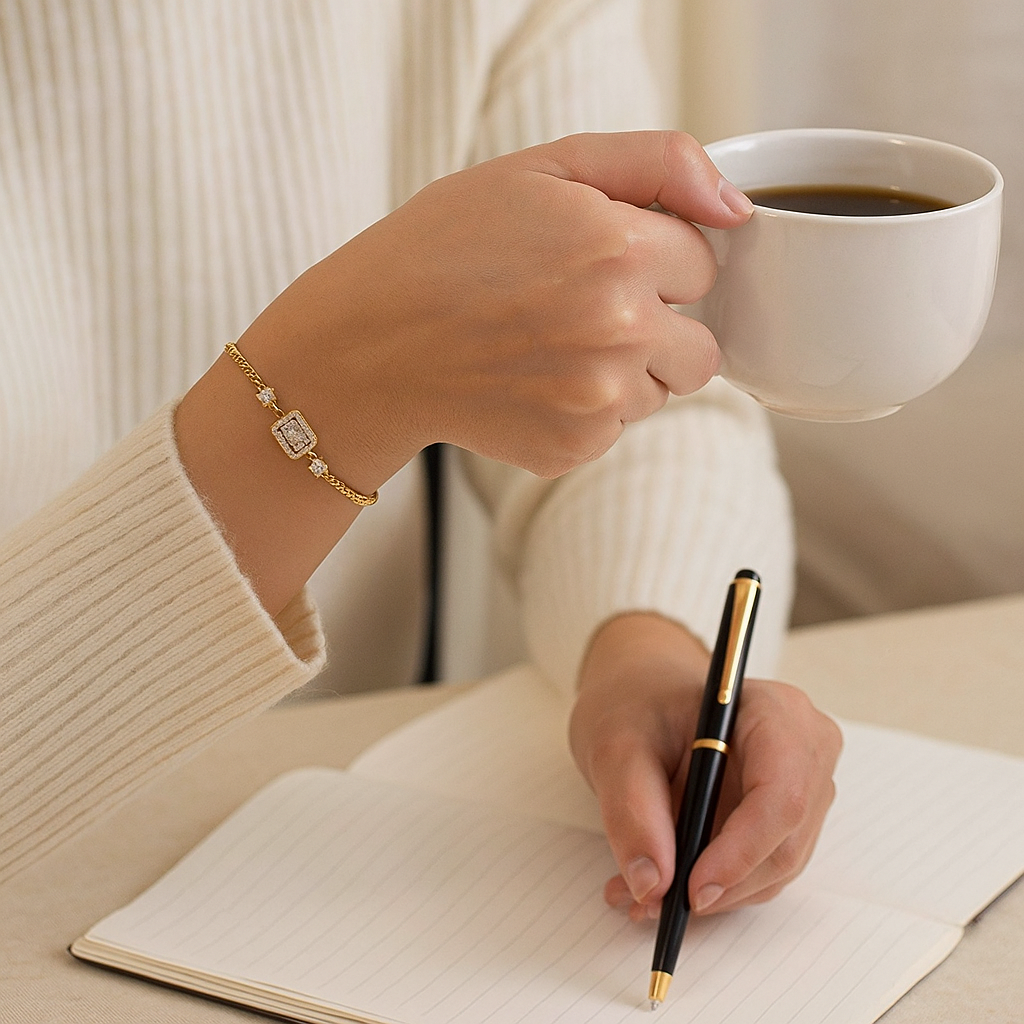 اسوارة باجيت كلاسيك – حجر مركزي بزركون ولمعة فاخرة