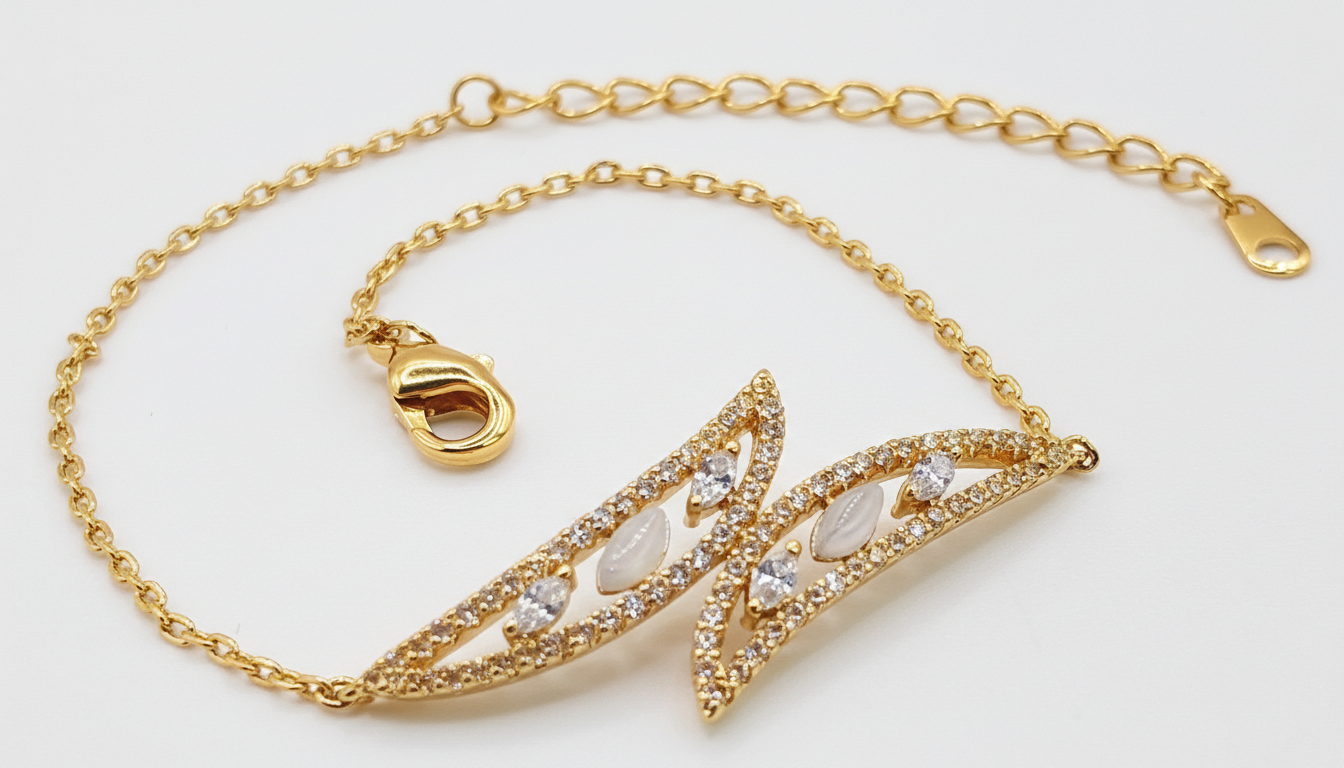 سوار أنيق بتصميم أجنحة الفراشة مرصع بالزركون اللامع