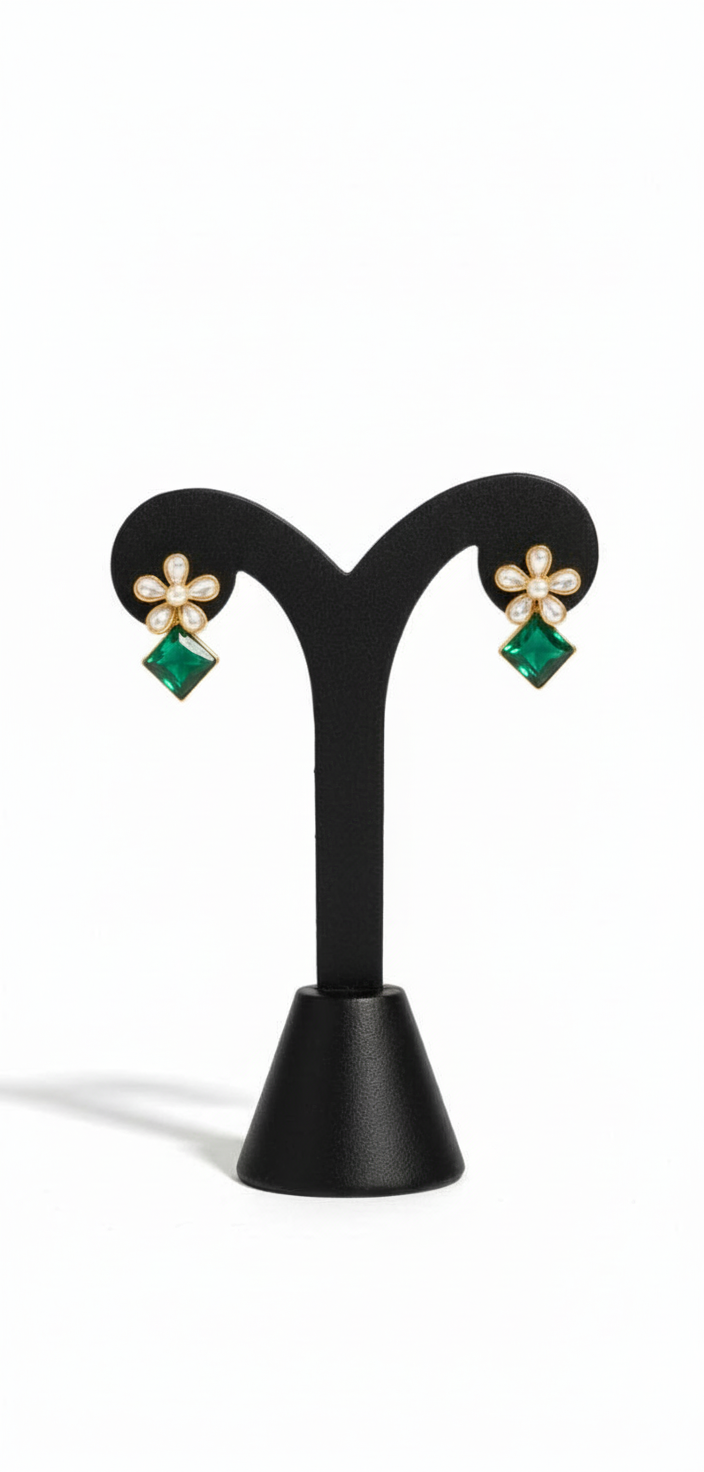 حلق زهرة اللؤلؤ وحجر مربع