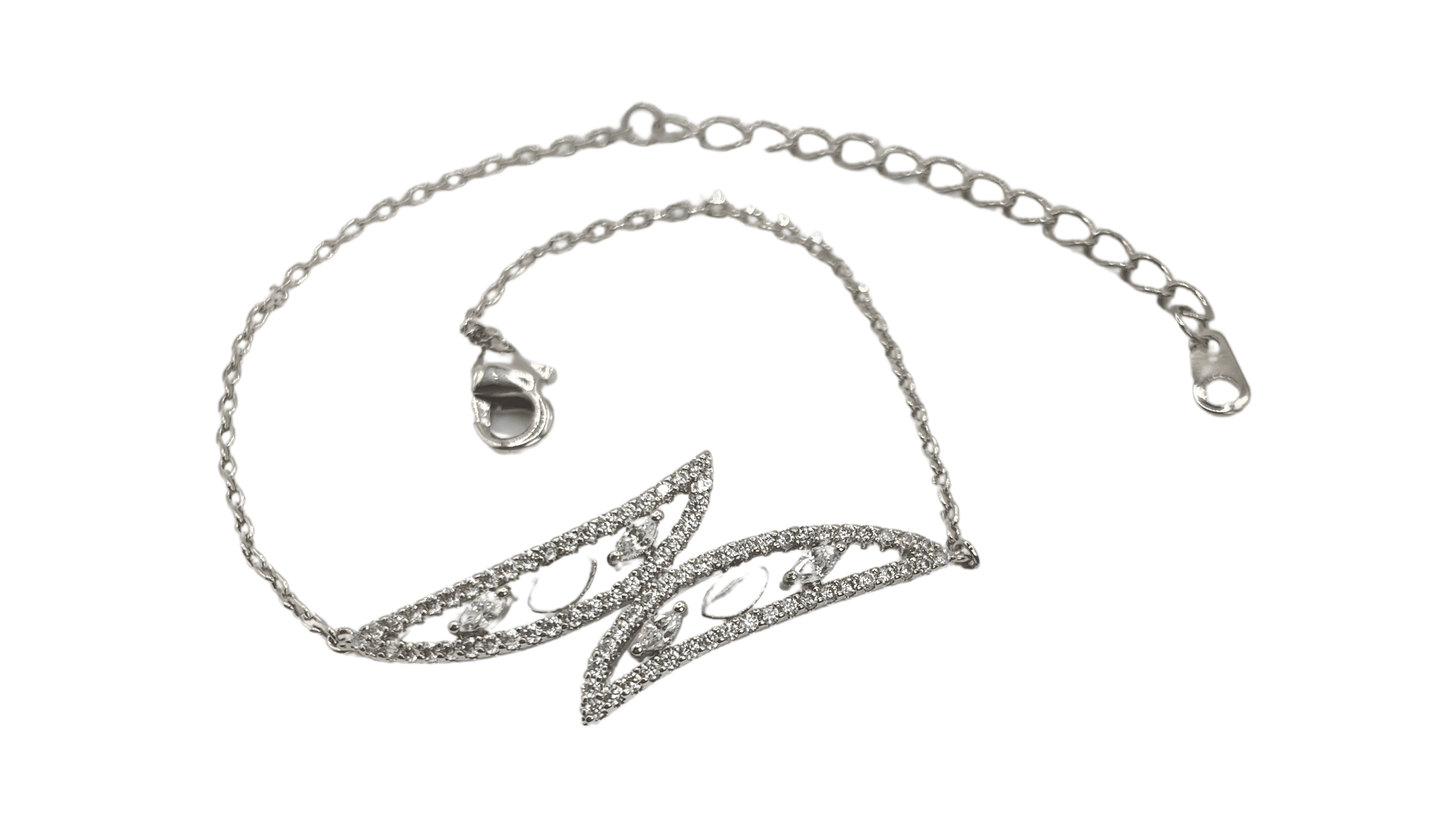 سوار فضي أنيق بتصميم أجنحة الفراشة مرصع بالزركون اللامع