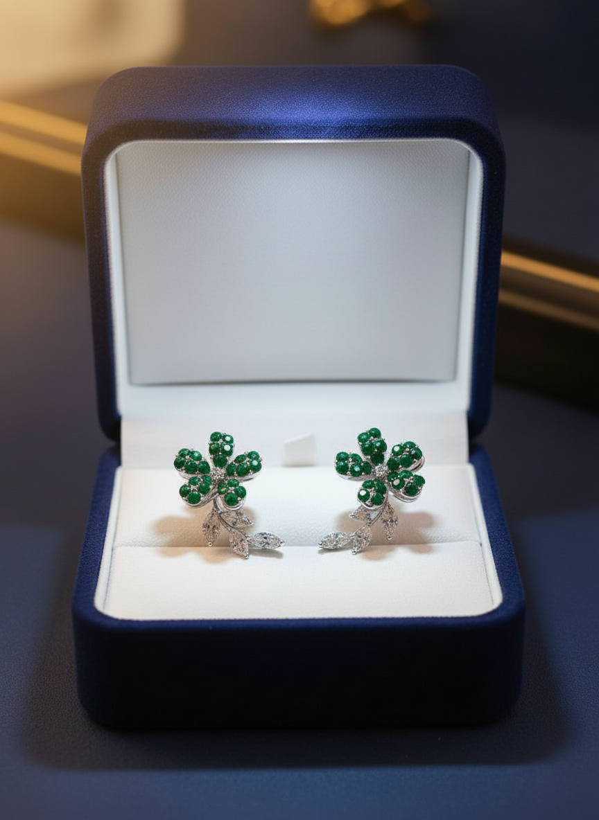 حلق زهرة متعدد الالوان مطلية بالذهب والفضي ومرصعة بالكريستال الفاخر